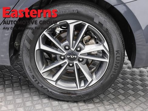 Used 2024 Kia Forte LXS FWD image 32
