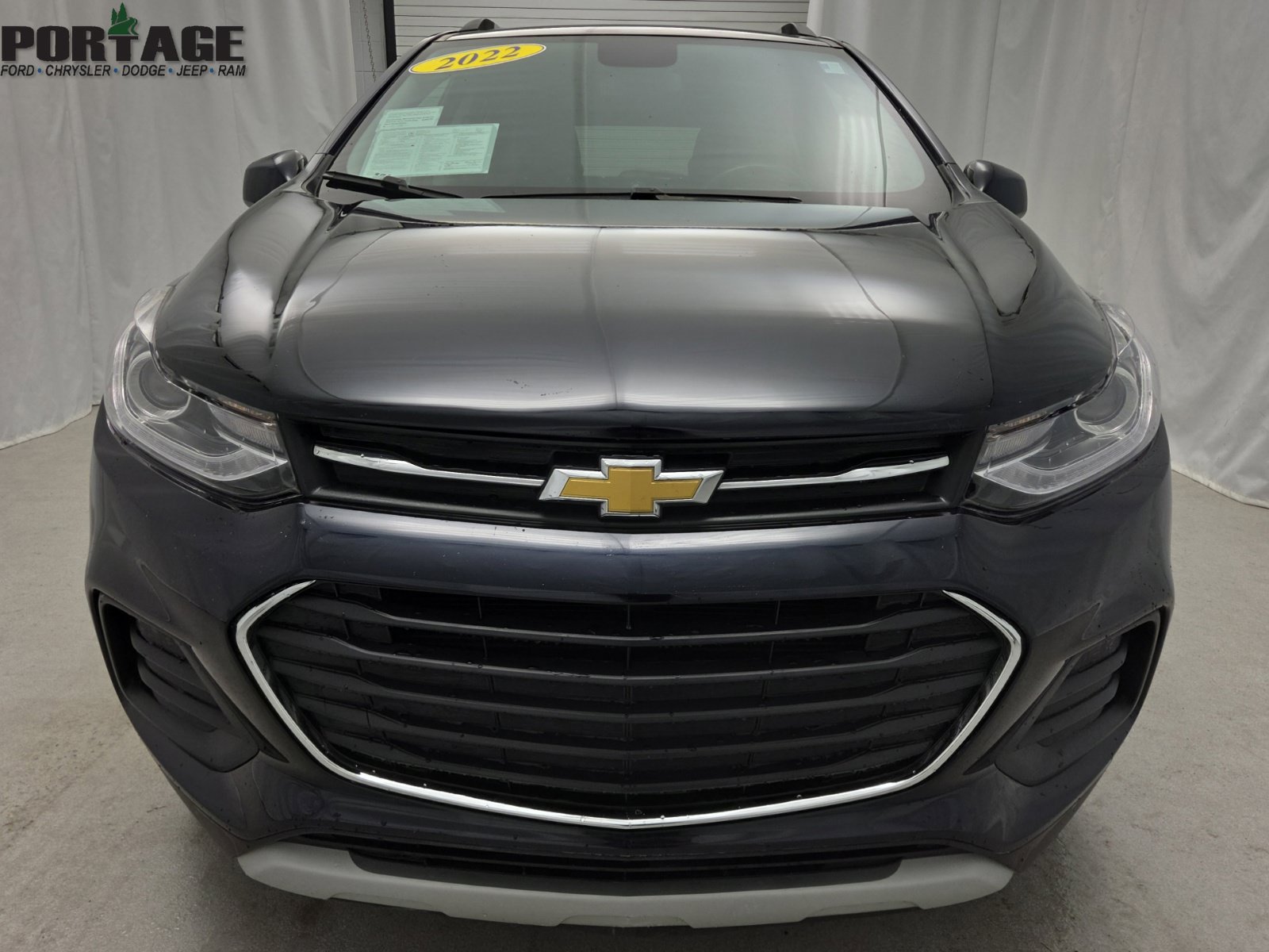 Used 2022 Chevrolet Trax LT w/ LT Convenience Package AWD/4WD image 2