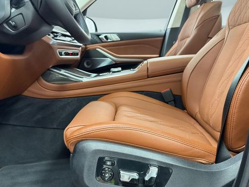 Used 2026 BMW X7 M60i image 14