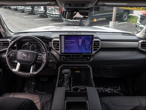 Used 2022 Toyota Tundra Limited AWD/4WD image 12