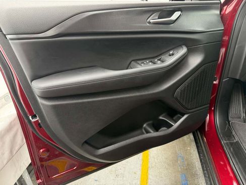 New 2025 Jeep Grand Cherokee L Laredo image 23