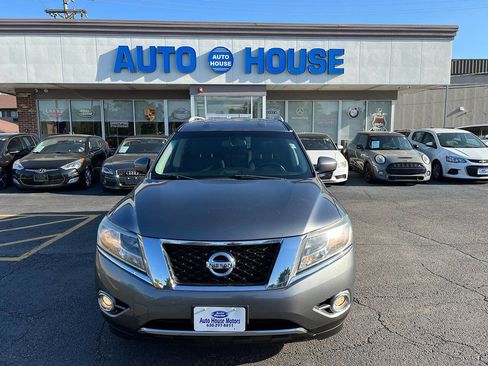 Used 2015 Nissan Pathfinder SV FWD image 2