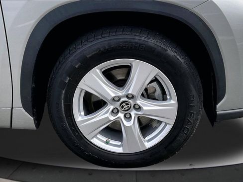 Used 2023 Toyota Highlander LE image 36