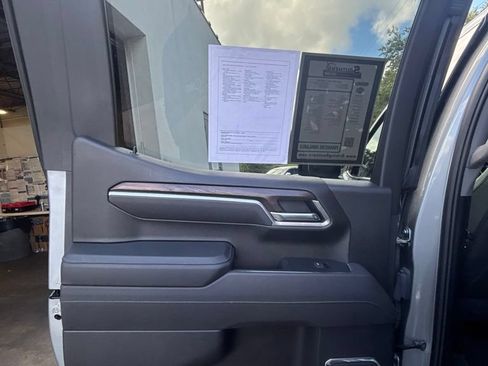 Used 2025 GMC Sierra 1500 SLT RWD image 16