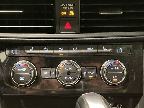 Used 2019 Volkswagen Jetta SE FWD image 25