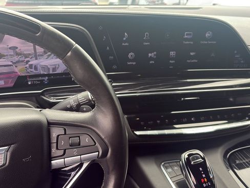 Used 2023 Cadillac Escalade ESV Sport AWD/4WD image 18