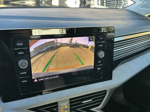 Used 2025 Volkswagen Jetta SE image 24