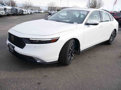 Used 2024 Honda Accord Touring image 3