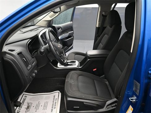 Used 2022 Chevrolet Colorado LT w/ LT Convenience Package image 11
