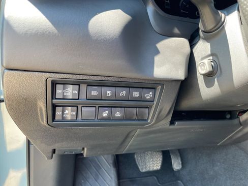Used 2024 Toyota Tundra Platinum AWD/4WD image 31