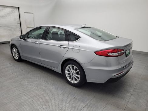 Used 2020 Ford Fusion SE FWD image 3