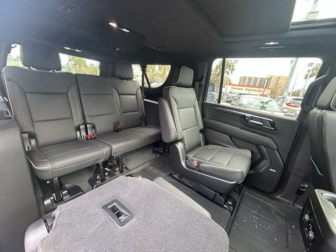 New 2026 Chevrolet Suburban Premier w/ Sun And Tow Package AWD/4WD image 22