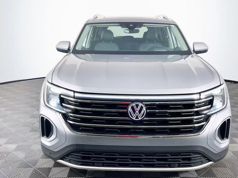 Used 2024 Volkswagen Atlas SEL AWD/4WD image 3