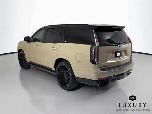 Used 2023 Cadillac Escalade V w/ LPO, ONYX Package AWD/4WD image 8