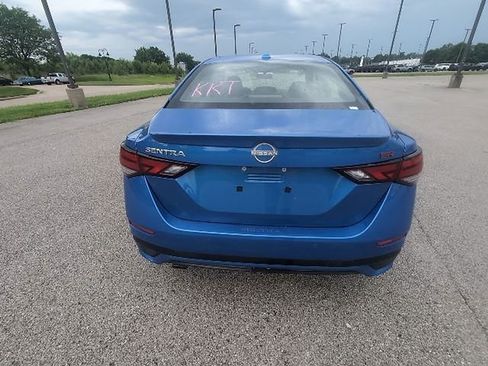 Used 2025 Nissan Sentra SR w/ SR Premium Package FWD image 6