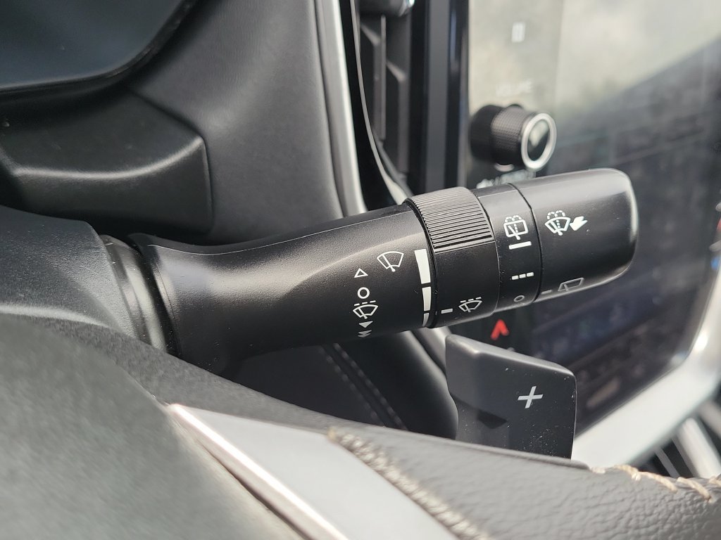 Used 2025 Subaru Outback Premium AWD/4WD image 12