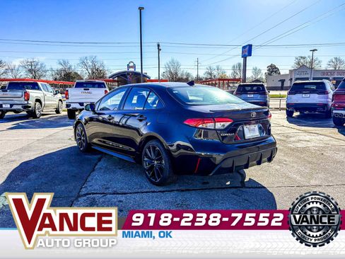 Used 2024 Toyota Corolla SE FWD image 5