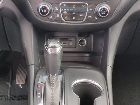 Used 2019 Chevrolet Equinox LT w/ Sun & Navigation Package AWD/4WD image 21