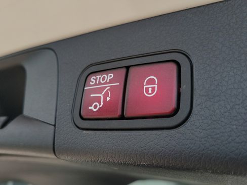 Certified 2022 Mercedes-Benz GLB 250 image 9
