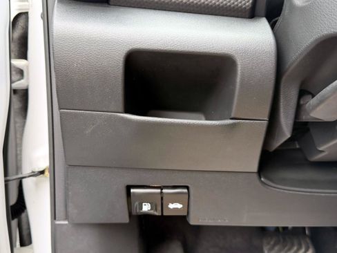 Used 2021 Nissan Kicks SV FWD image 18