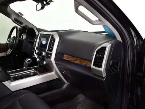 Used 2019 Ford F150 Lariat w/ Equipment Group 502A Luxury AWD/4WD image 49