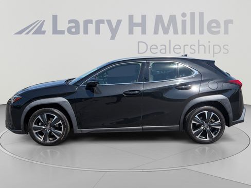 Used 2021 Lexus UX 200 FWD image 2