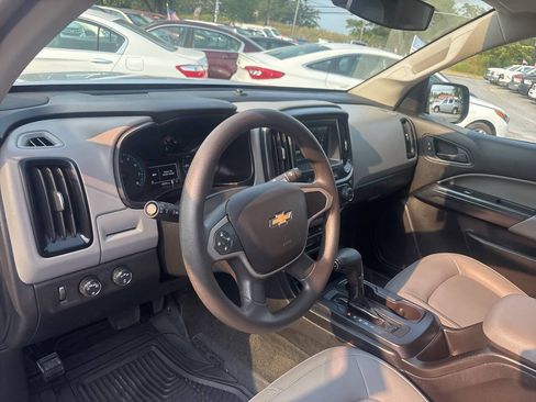 Used 2018 Chevrolet Colorado W/T w/ WT Convenience Package AWD/4WD image 14