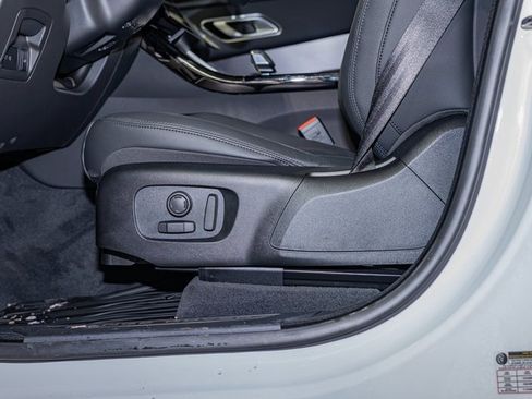 New 2026 Land Rover Range Rover Velar Dynamic SE image 15