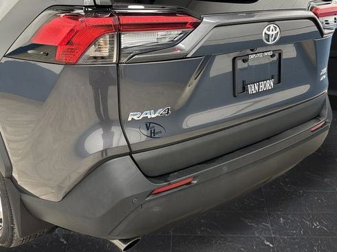 Used 2023 Toyota RAV4 XLE Premium image 33