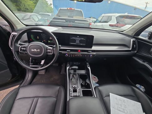 Used 2024 Kia Sorento S FWD image 14