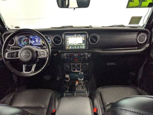 Used 2022 Jeep Wrangler Unlimited Sahara AWD/4WD image 7
