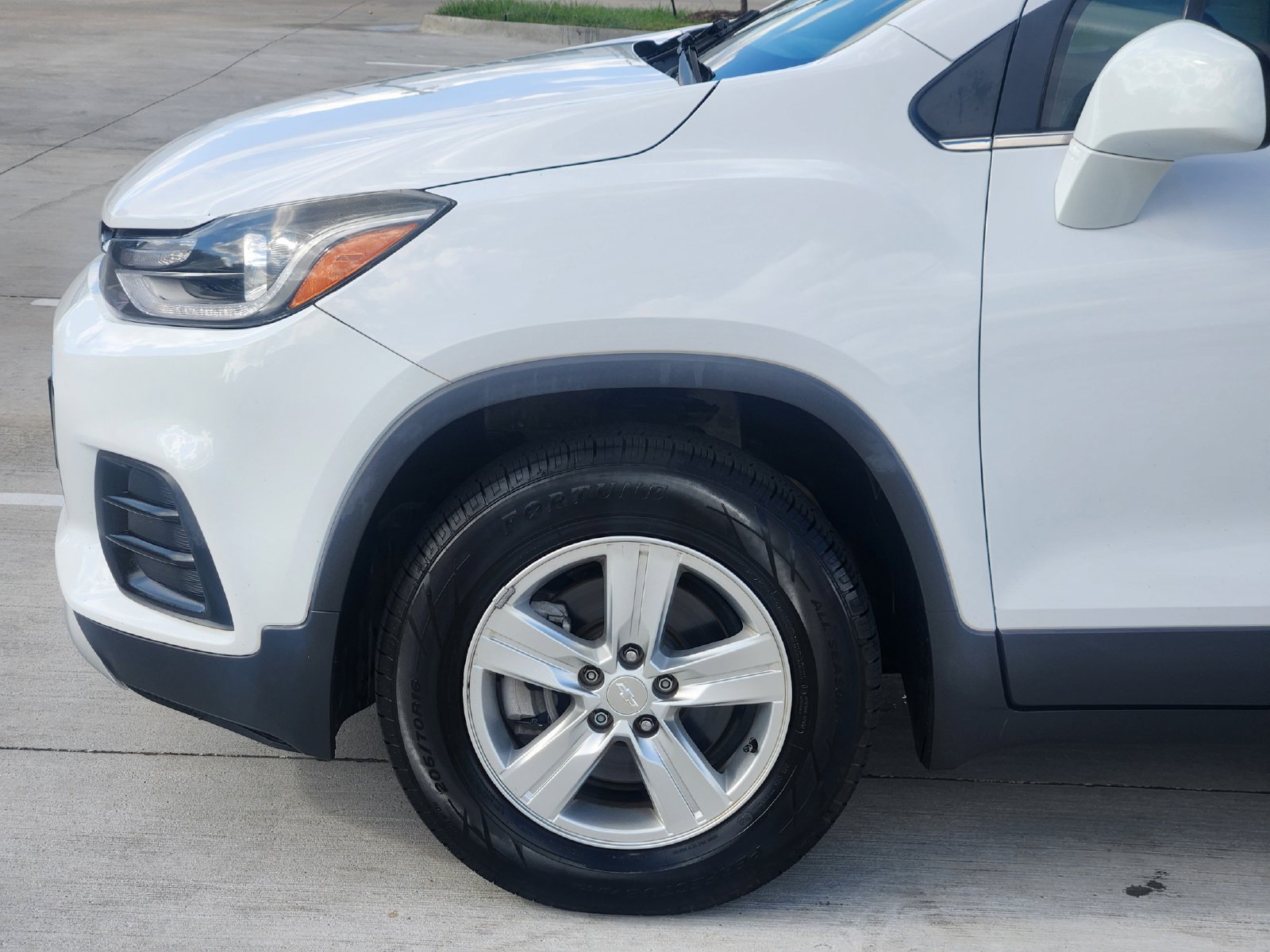 Used 2018 Chevrolet Trax LT w/ LT Convenience Package AWD/4WD image 11