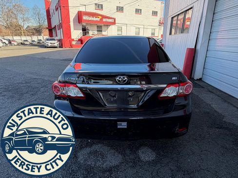 Used 2011 Toyota Corolla image 8
