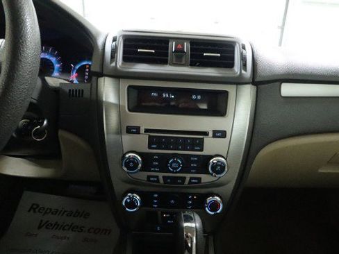 Used 2010 Ford Fusion SE image 12