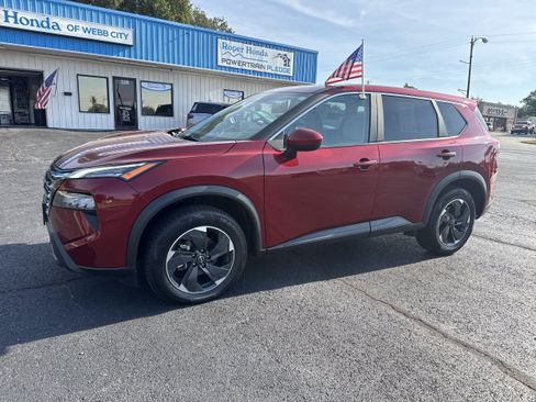 Used 2025 Nissan Rogue SV AWD/4WD image 2