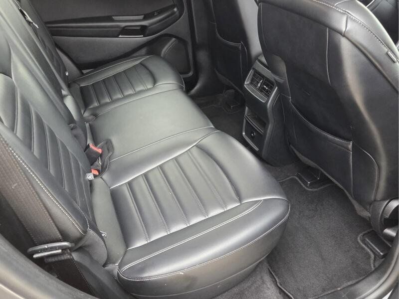 Used 2024 Ford Edge SEL AWD/4WD image 17