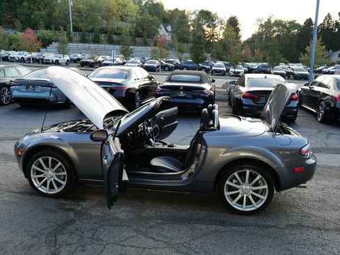 Used 2008 MAZDA MX-5 Miata Grand Touring w/ Premium Pkg image 53