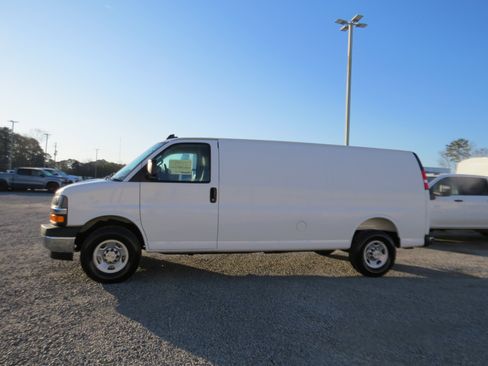 New 2026 Chevrolet Express 3500 Extended w/ Driver Convenience Package RWD image 1