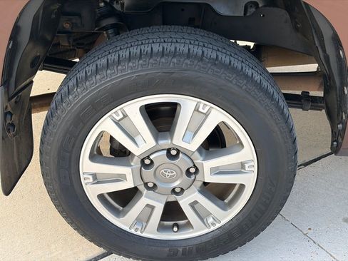 Used 2014 Toyota Tundra 1794 Edition image 22