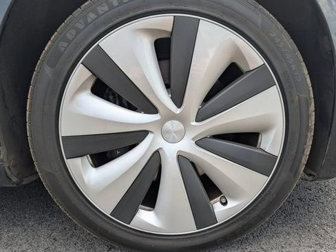 Used 2021 Tesla Model S Long Range Plus AWD/4WD image 9