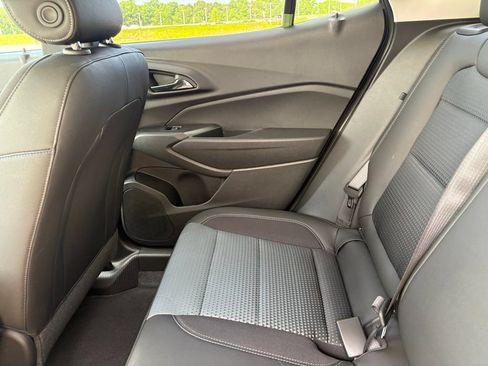 New 2026 Chevrolet Trax LT w/ LT Convenience Package FWD image 37