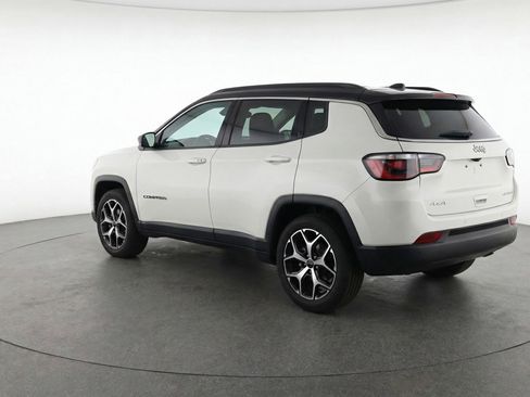 Used 2025 Jeep Compass Limited AWD/4WD image 6