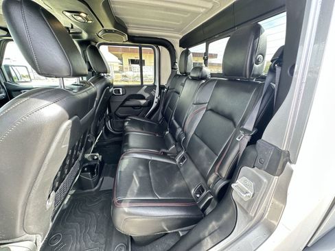 Used 2020 Jeep Gladiator Rubicon AWD/4WD image 25