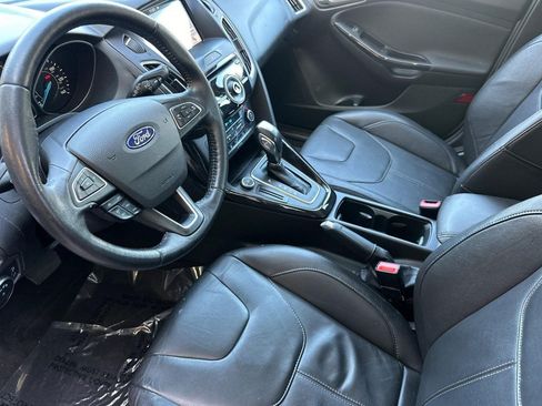 Used 2016 Ford Focus Titanium image 4