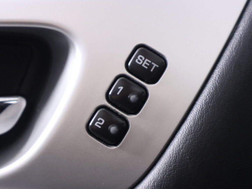 Used 2017 Nissan Pathfinder Platinum AWD/4WD image 34