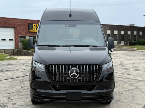 Used 2023 Mercedes-Benz Sprinter 2500 image 2