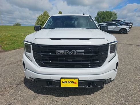 Used 2024 GMC Sierra 1500 Elevation w/ Elevation Premium Package AWD/4WD image 8