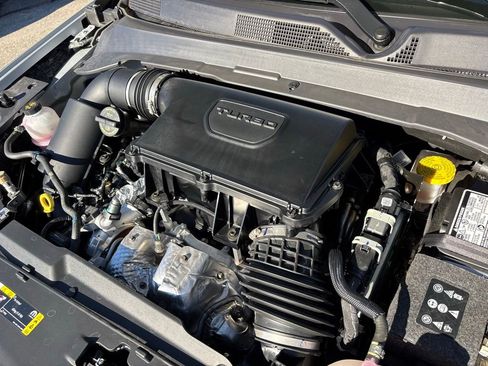 Used 2025 Jeep Compass Sport image 29