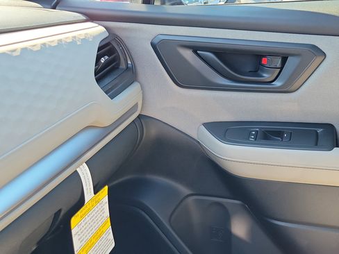 Certified 2025 Subaru Forester image 29