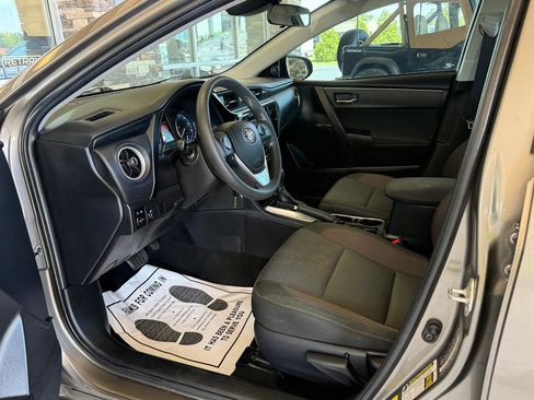 Used 2019 Toyota Corolla LE FWD image 9